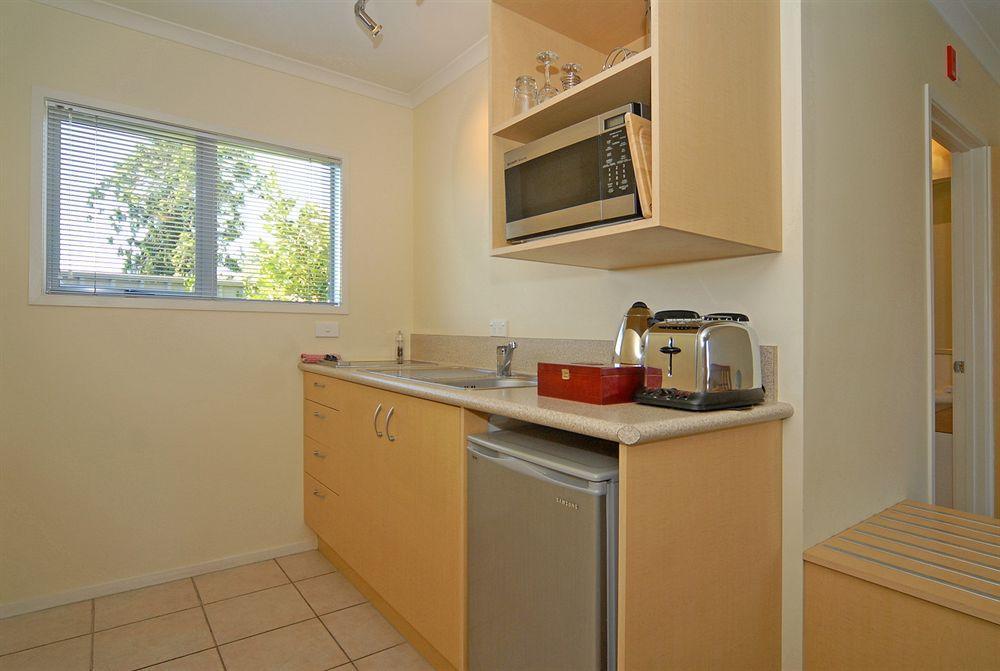 Clive Studios-Formally Clive Motel Экстерьер фото