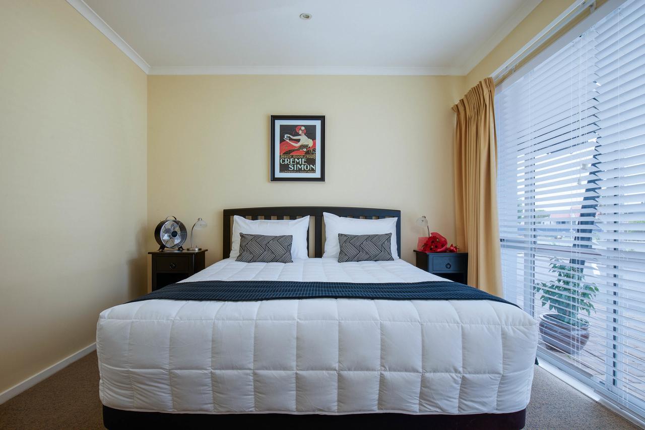 Clive Studios-Formally Clive Motel Экстерьер фото